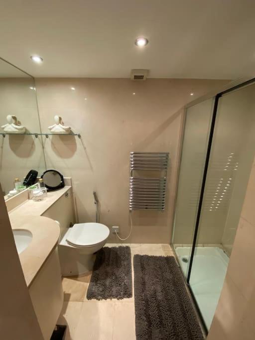 Spacious Flat In The Most Desirable Area Of ลอนดอน ภายนอก รูปภาพ
