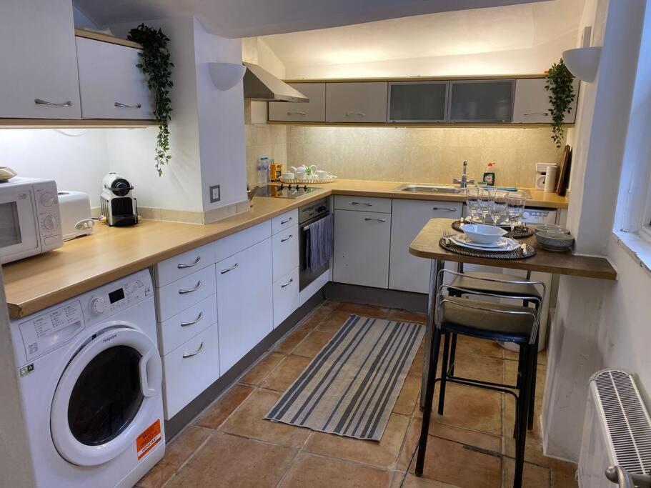 Spacious Flat In The Most Desirable Area Of ลอนดอน ภายนอก รูปภาพ