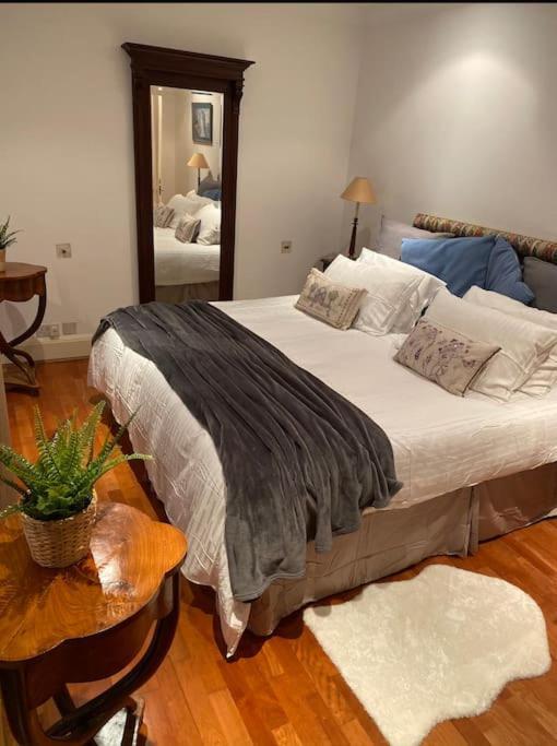 Spacious Flat In The Most Desirable Area Of ลอนดอน ภายนอก รูปภาพ