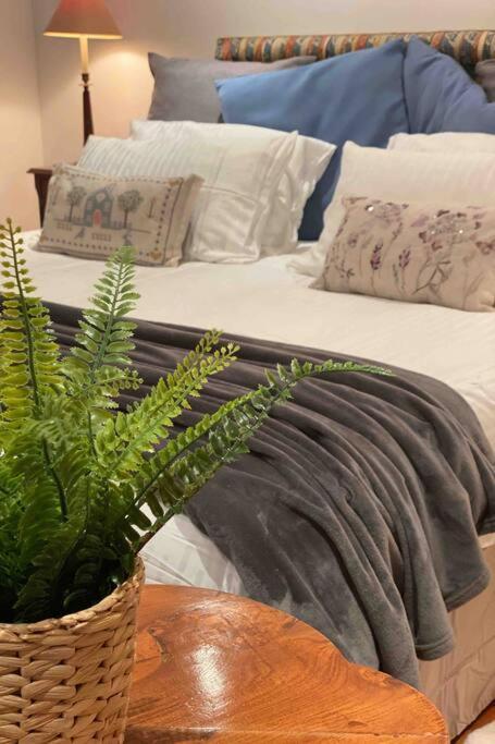 Spacious Flat In The Most Desirable Area Of ลอนดอน ภายนอก รูปภาพ